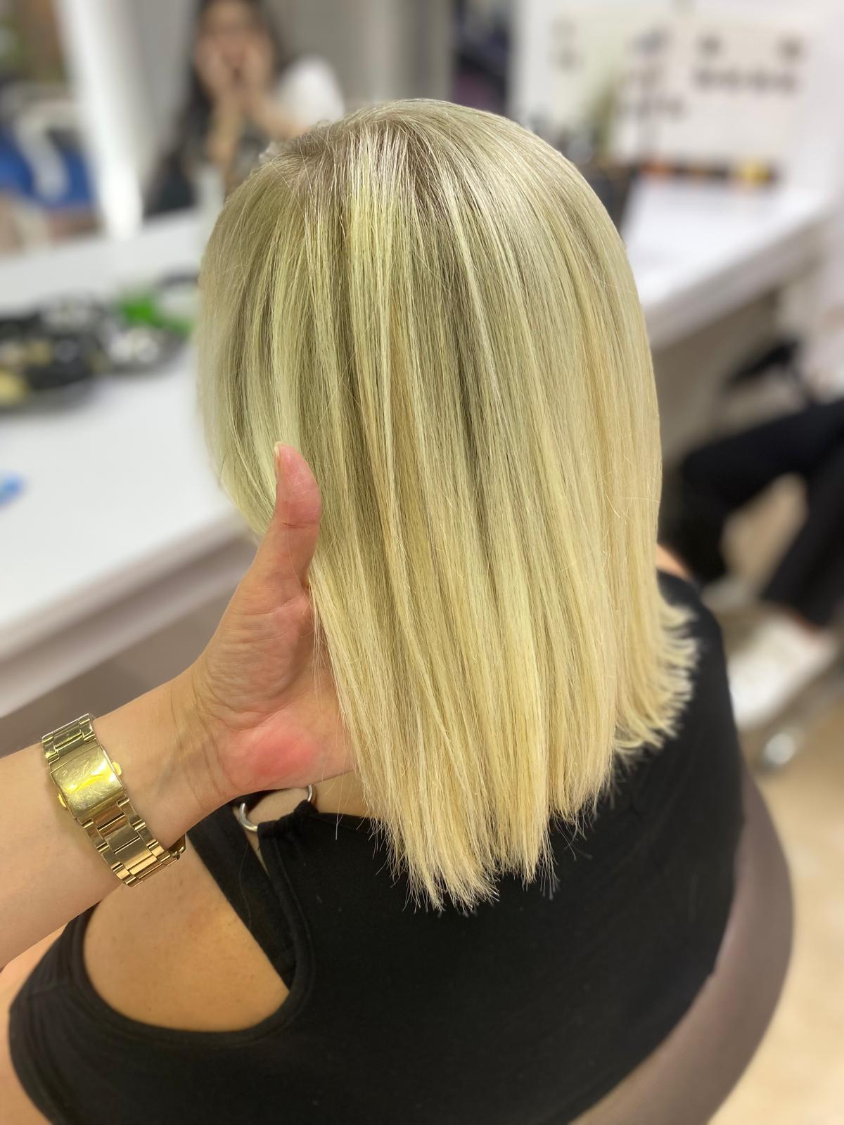 Kısa platin saç